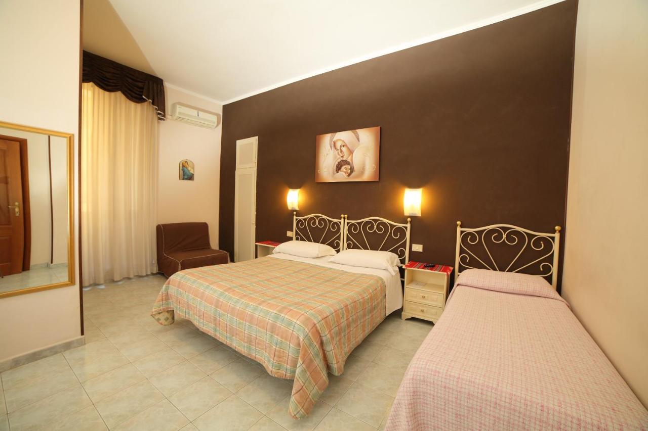 Hotel Giugiu โรม ภายนอก รูปภาพ